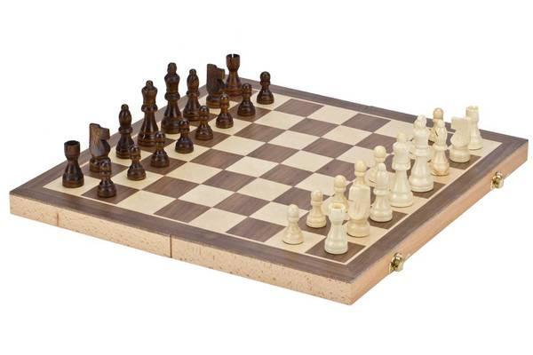 15" Folding Wooden Chess Set